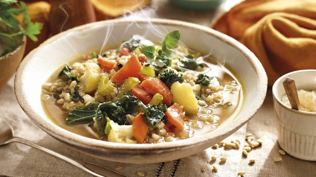 Vegetable soups complete and nutritious recipes for winter