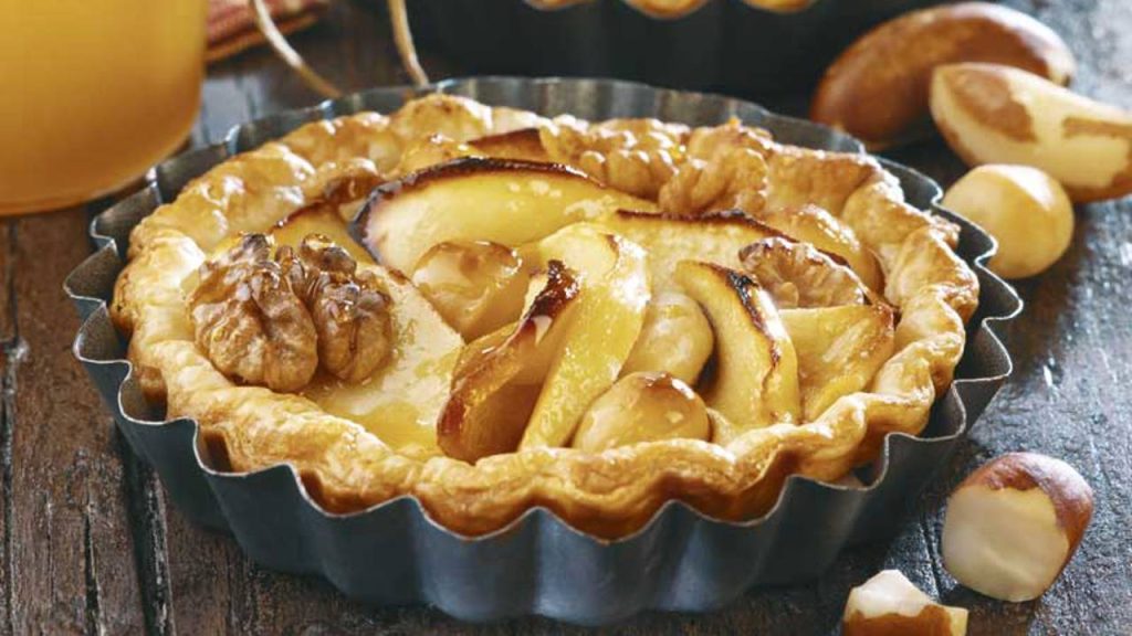 Apple cake with puff pastry the recipe that will make your taste buds make you wave